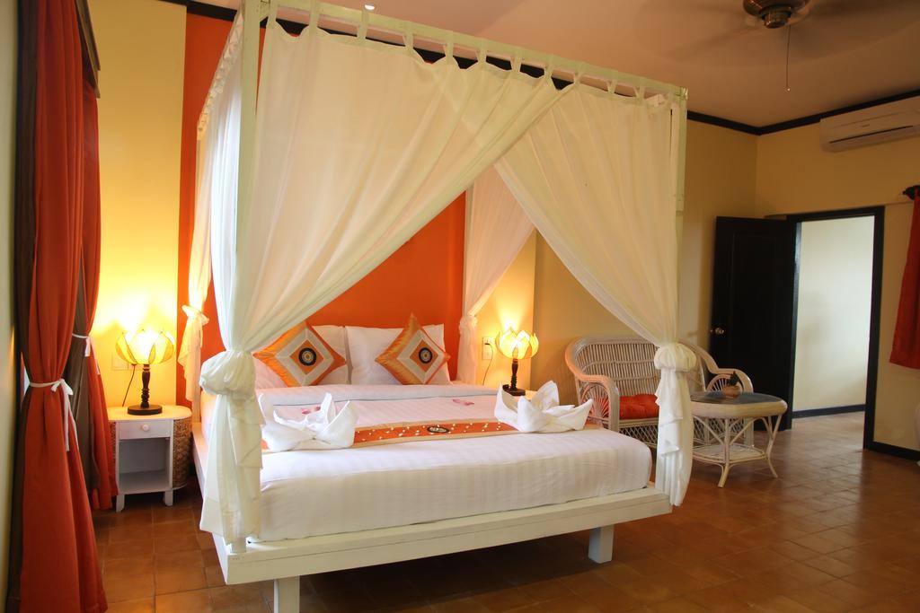 Residence Indochine Suite Сиемрип Номер фото