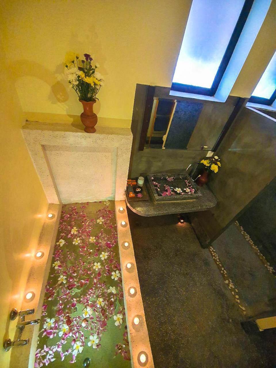 Residence Indochine Suite Сиемрип Номер фото