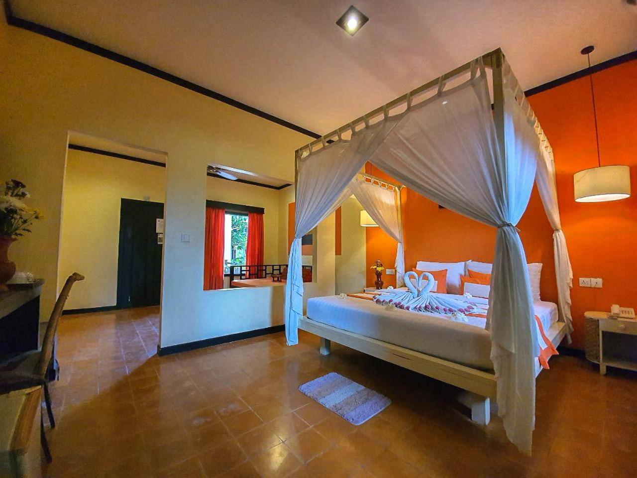 Residence Indochine Suite Сиемрип Номер фото